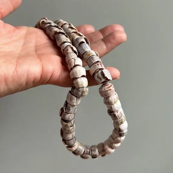 Juicy Chunky Puka Necklace - Picture 5 of 11